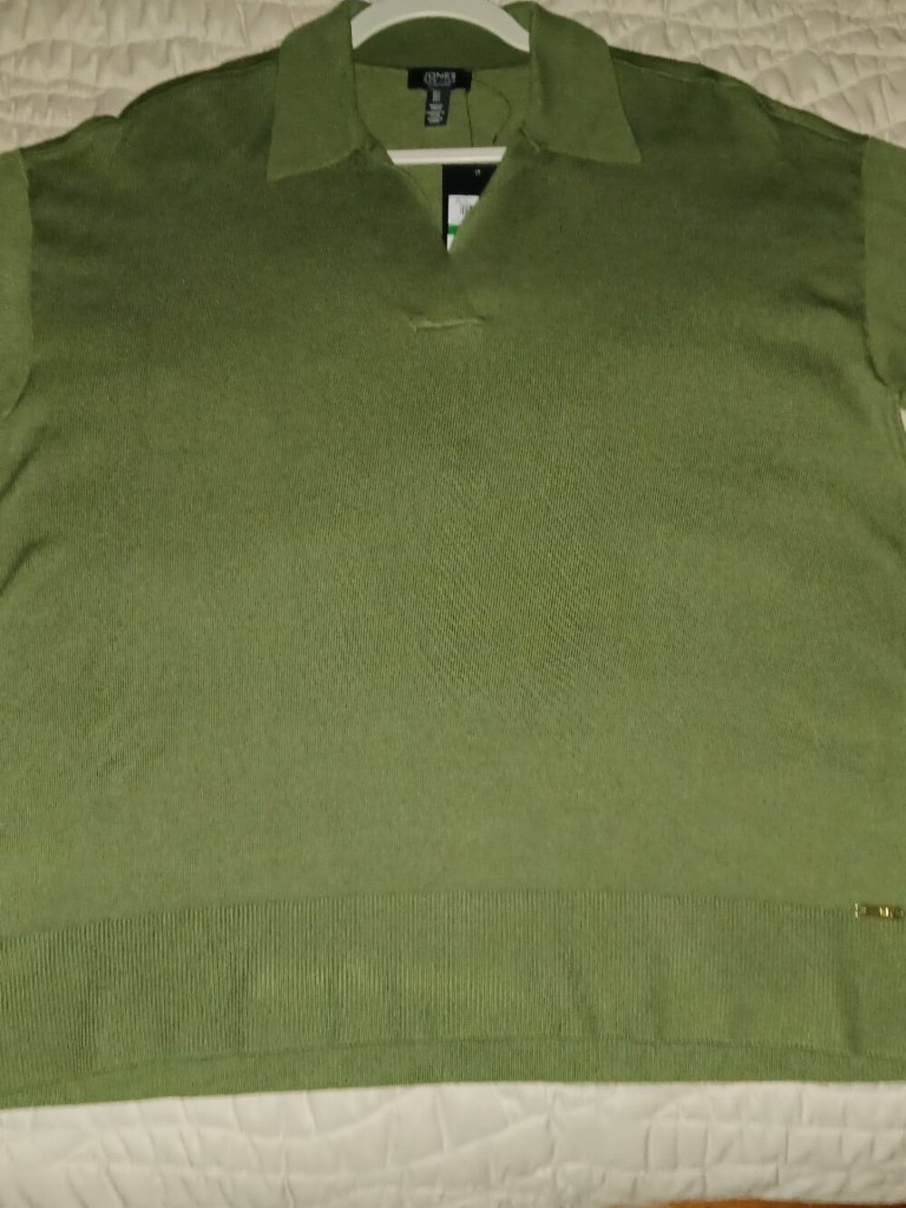 Gorgeous polo style sweater